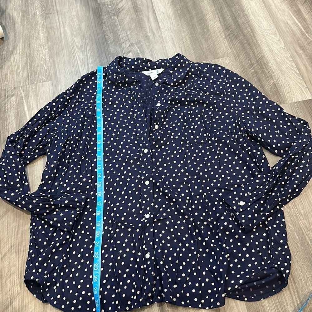 Old Navy Classic button down shirt